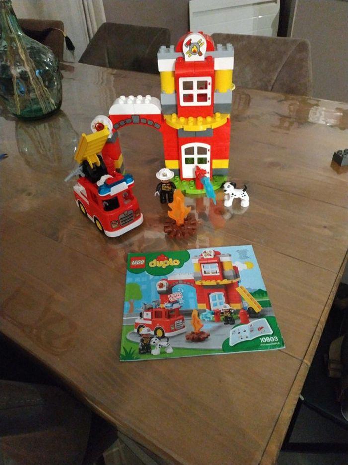 Lego Duplo caserne pompiers - photo numéro 1