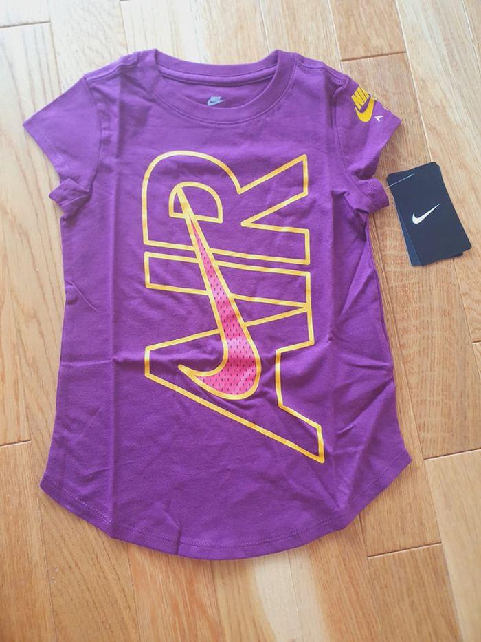 T-Shirt "Nike Air" bordeaux pour fille taille 4-5 ans neuf sous blister - photo numéro 2