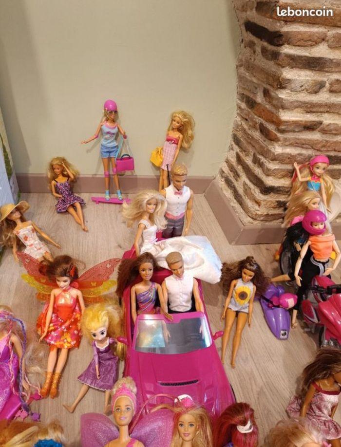 Énorme lot de Barbie, poupées, Disney,  ken et accessoires - photo numéro 4