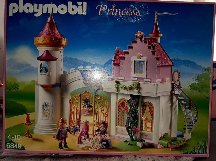 Château  Playmobil  fille 6849 - photo numéro 1