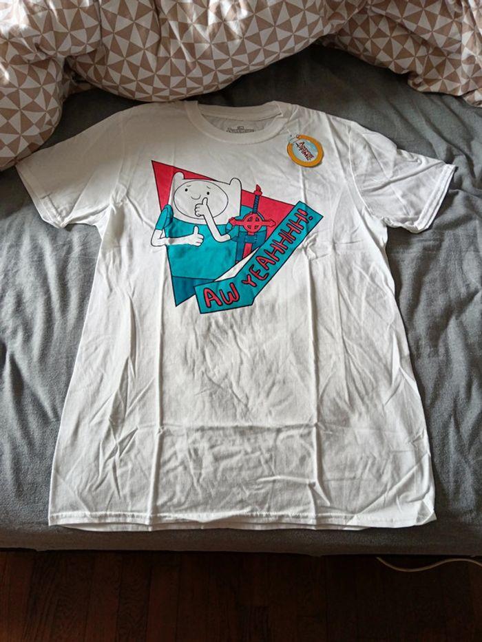 Tee-shirt Adventure Time taille M neuf - photo numéro 1