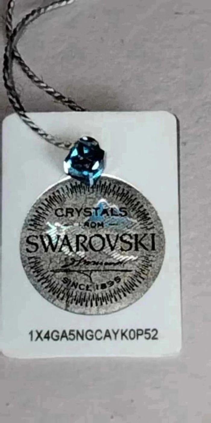 1 Puce d'oreille en crystal de Swarovski bleu - photo numéro 1