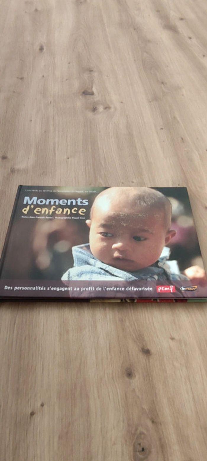 Livre Moments d'enfances - photo numéro 1