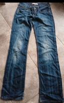 Jean Levi's 570 straight fit