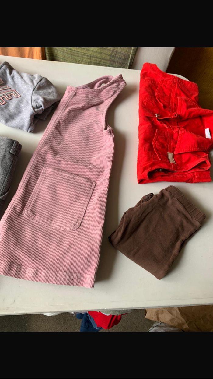 Lot de vêtements fille 5 ans - photo numéro 2