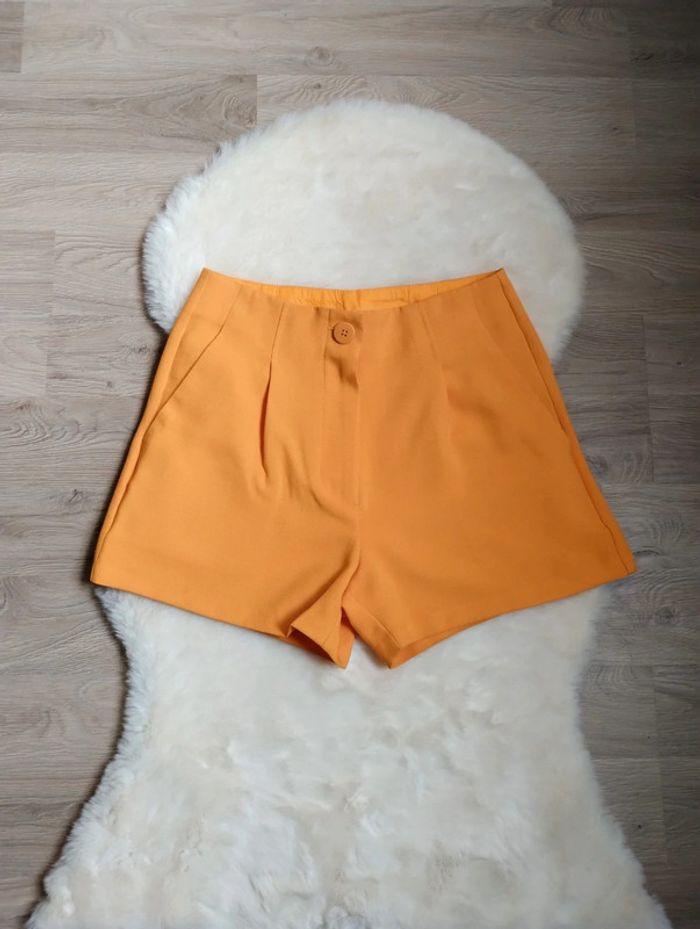 Short orange taille 36 - photo numéro 1