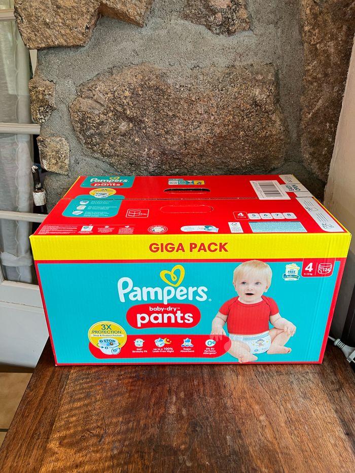 1 carton Pampers Baby Dry Taille 4 : 124 couches culottes Pants - photo numéro 1