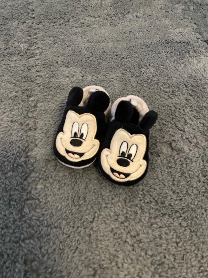 Chaussons Mickey - photo numéro 1