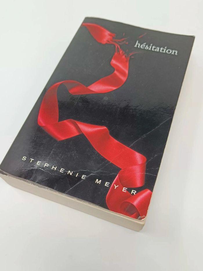 Livre "Hésitation Twilight" de Stephenie Meyer - photo numéro 1