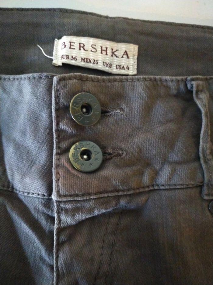 Pantalon gris  femme Bershka taille 36 - photo numéro 3