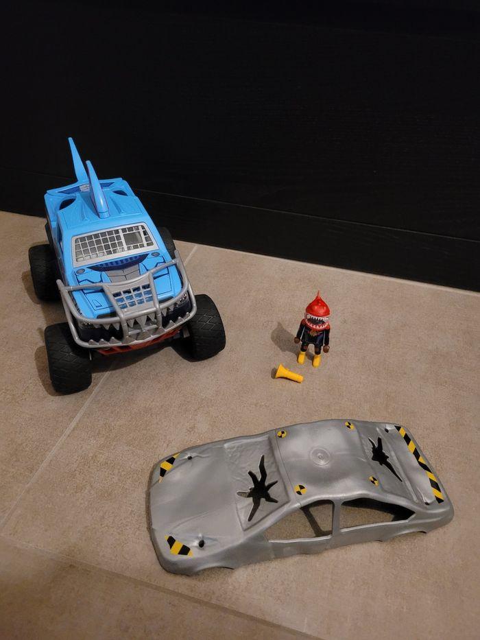 Playmobil 70550 Stunt Show Shark Monster Truck requin - photo numéro 3