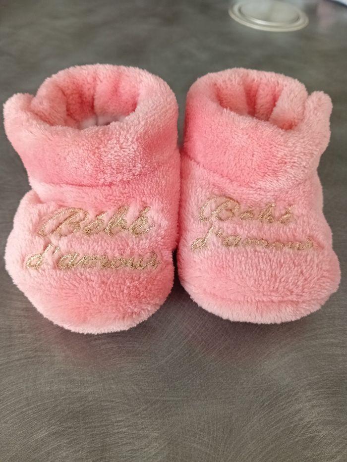 Lot de chaussettes et chaussons bébé naissance. - photo numéro 4