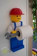 Dévidoir de papier toilette ou simple décoration murale dans un style Lego