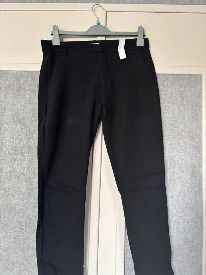 Pantalon Bershka taille 38 - photo numéro 1