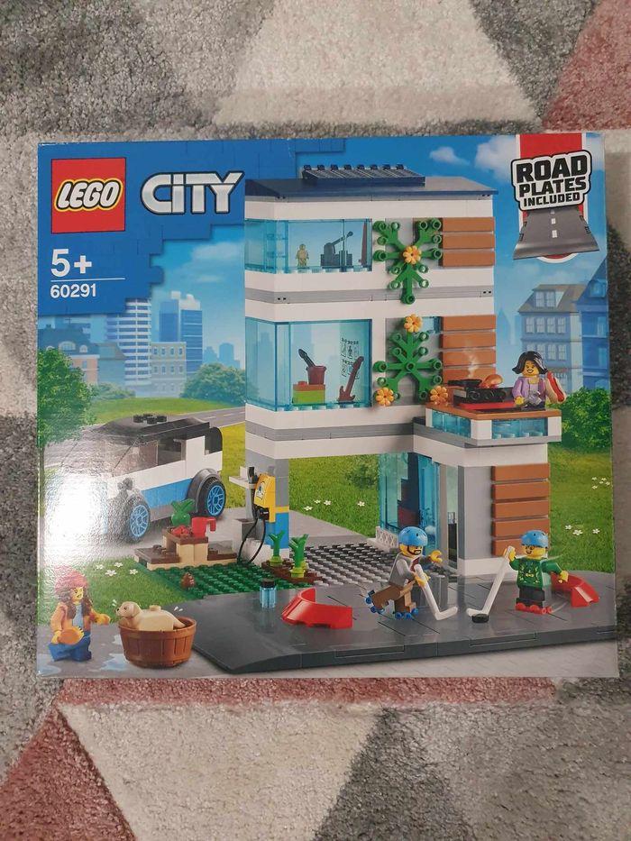 Lego City - La maison familiale - 60291 - ok - photo numéro 1