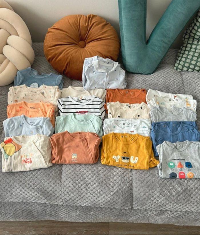 Lot 18 pyjamas (17 kiabi et 1 sergent major) - photo numéro 1