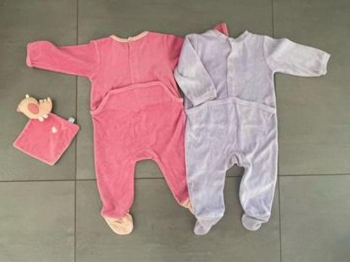 Lot pyjamas et bodys bébé fille - photo numéro 2