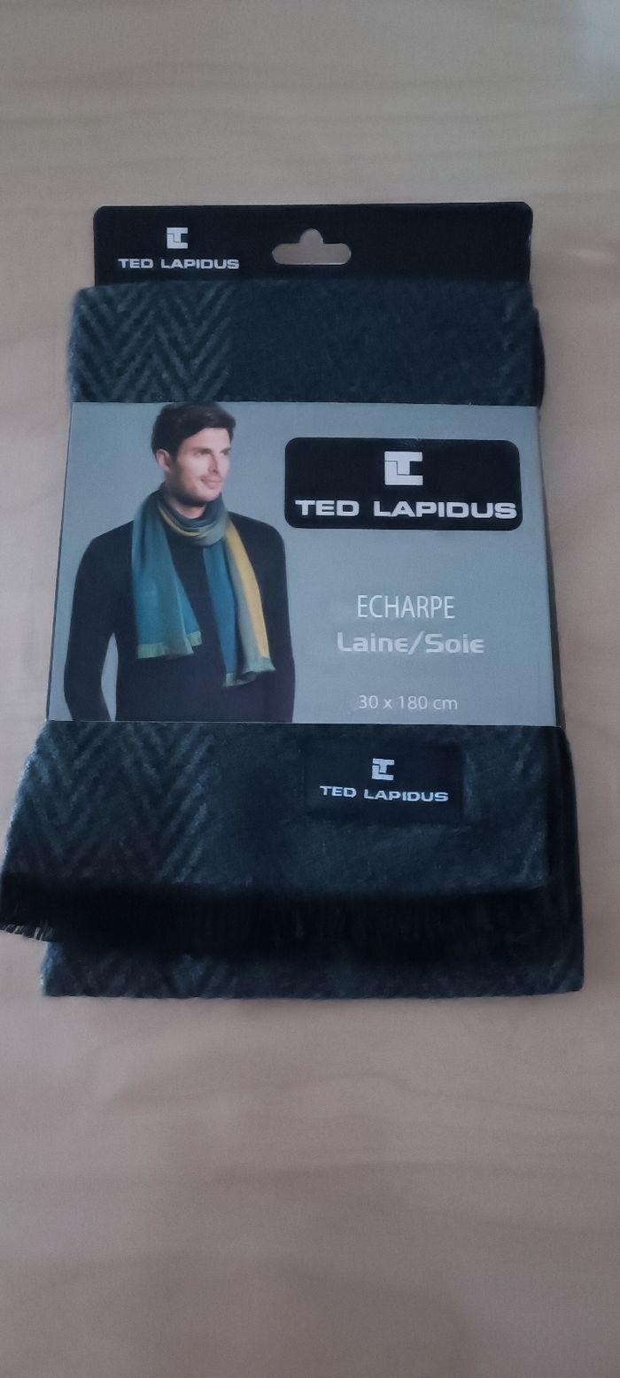 Écharpe Ted Lapidus - photo numéro 1