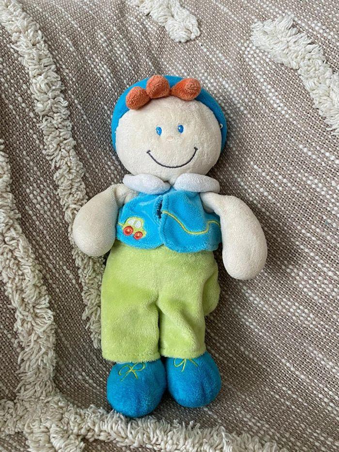 Peluche doudou 26cm baby Luna poupée garçon vert et bleu très bon état - photo numéro 1