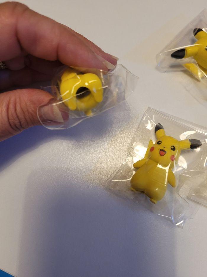 Gomme au choix figurine pikachu pokemon - photo numéro 2