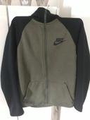 Veste nike. Enfant 10 ans / 12 ans