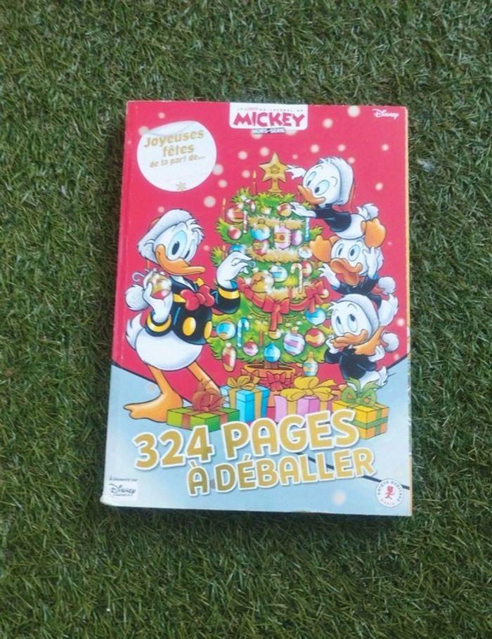 Livre Mickey hors série - Joyeuses fêtes de la part de ect
364 pages à déballer