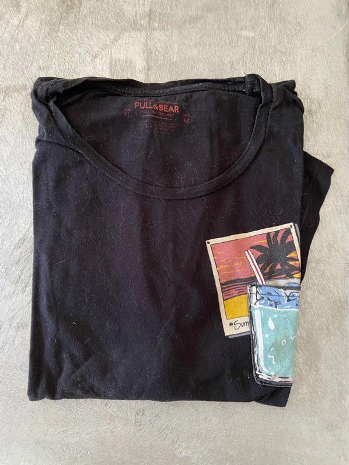 Tee shirt Pull & Bear poche au cœur - photo numéro 1