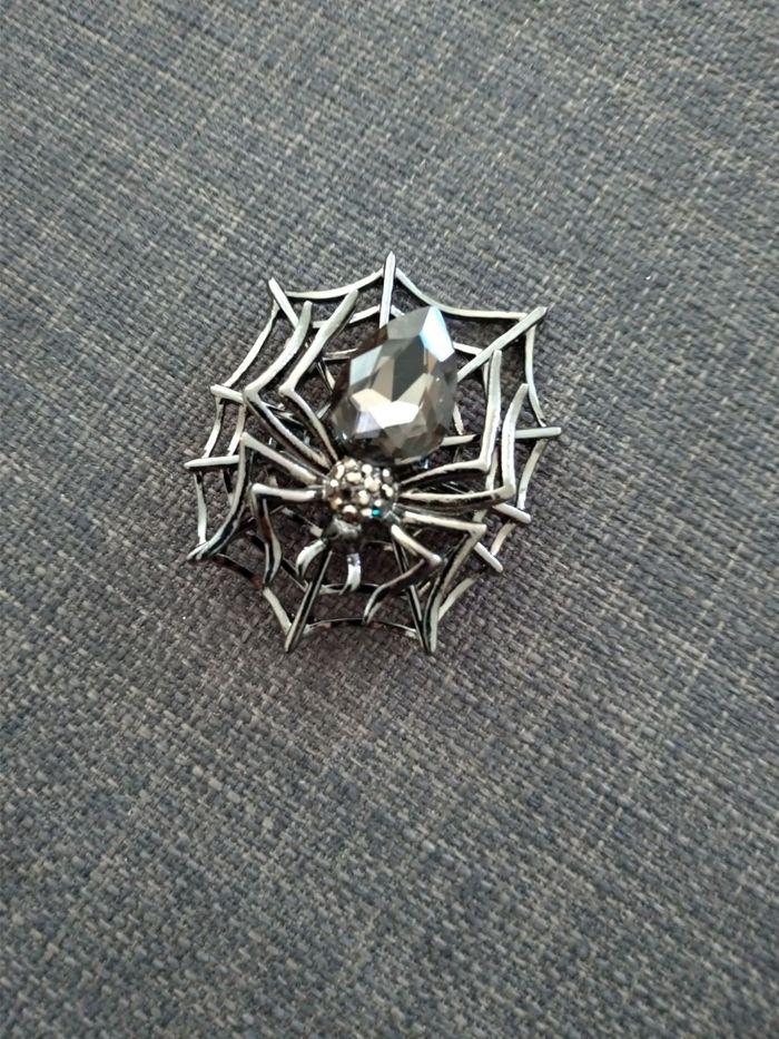 Broche araignée 🕷 - photo numéro 3