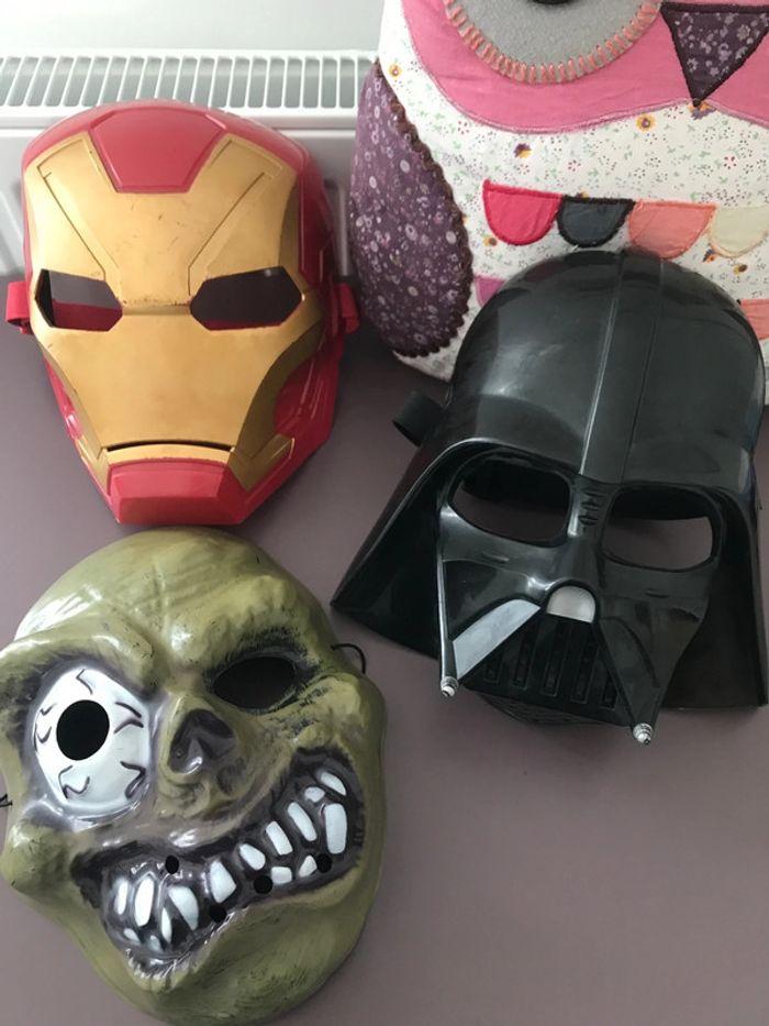 Lot masques officiels Dark Vador et Iron Man Disney - photo numéro 1