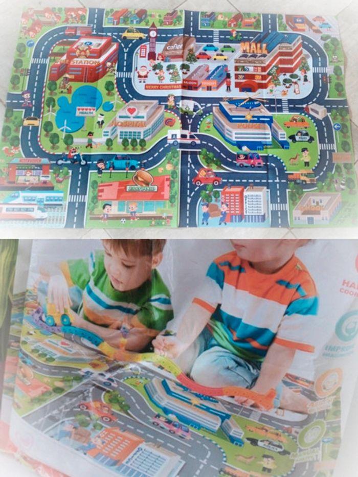 Tapis jeu circuit garage petite voiture miniature feutrine dream mat 120 x 80  small car - photo numéro 1