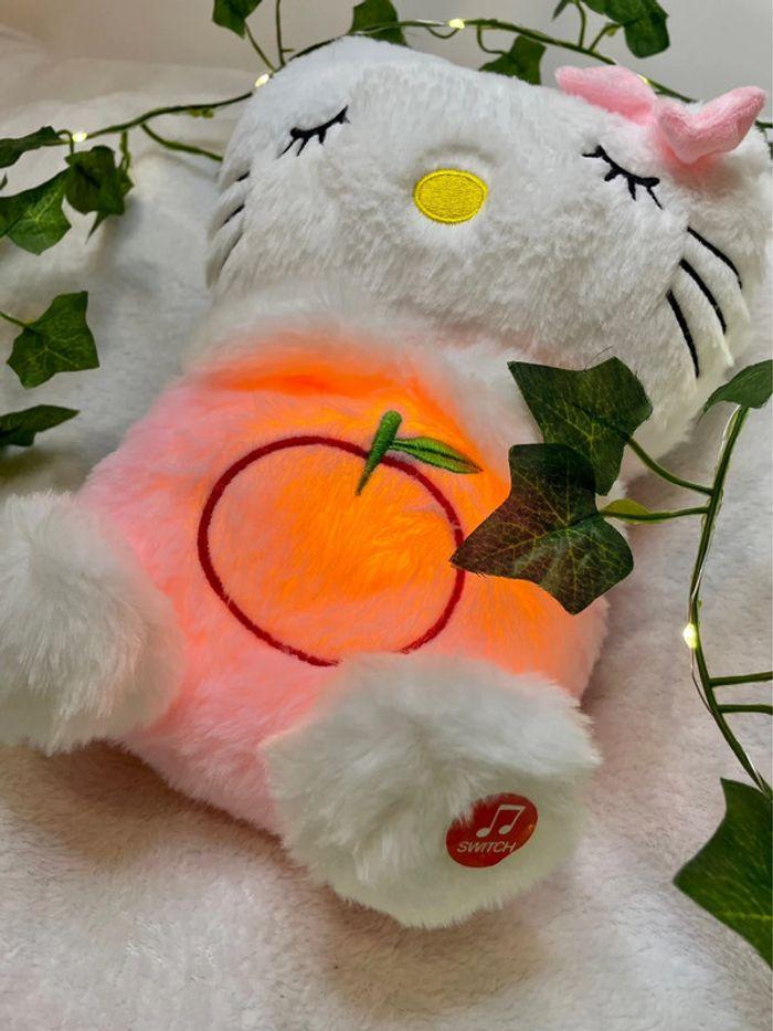 Peluche lumineuse Hello Kitty qui respire - photo numéro 2