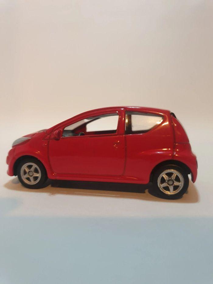 Welly Citroën C1 Rouge - 1/60 - photo numéro 10