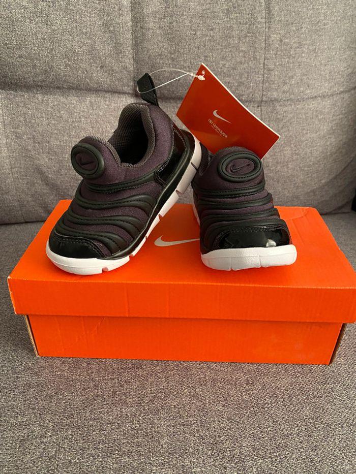 Chaussure Nike bébé 23,5 - photo numéro 4