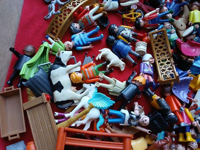 Playmobil,  lot figurines, accessoires, véhicules - photo numéro 4