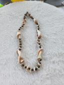 Collier de coquillage ancien