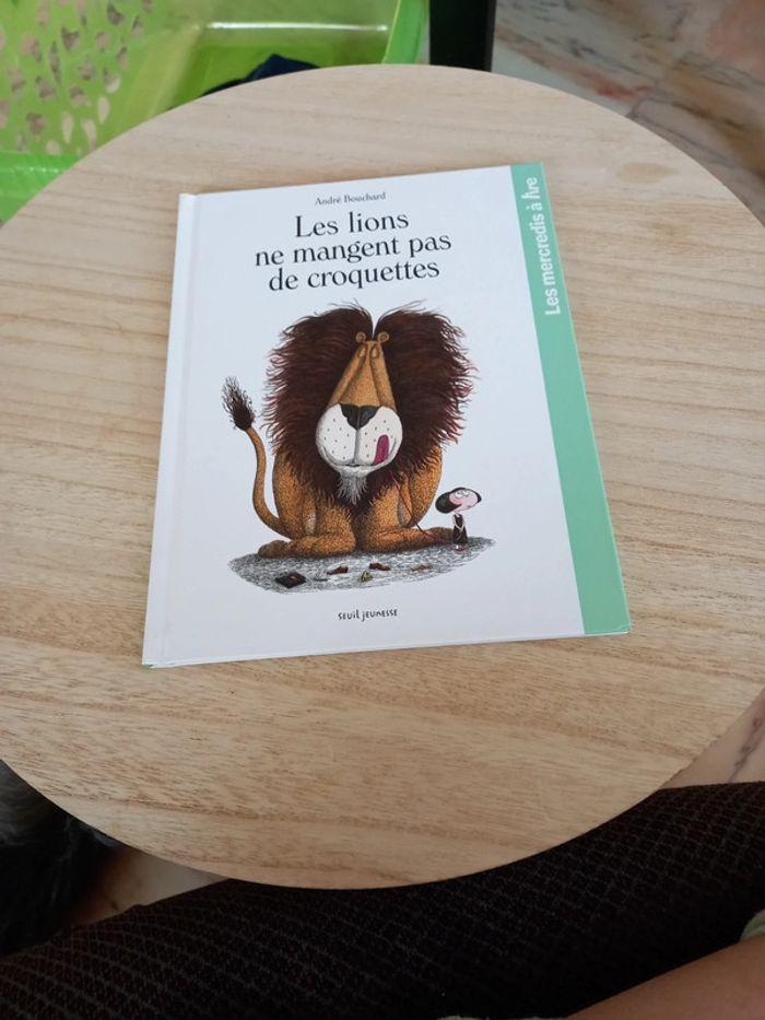 Livre les lions ne mangent pas de croquettes - photo numéro 1