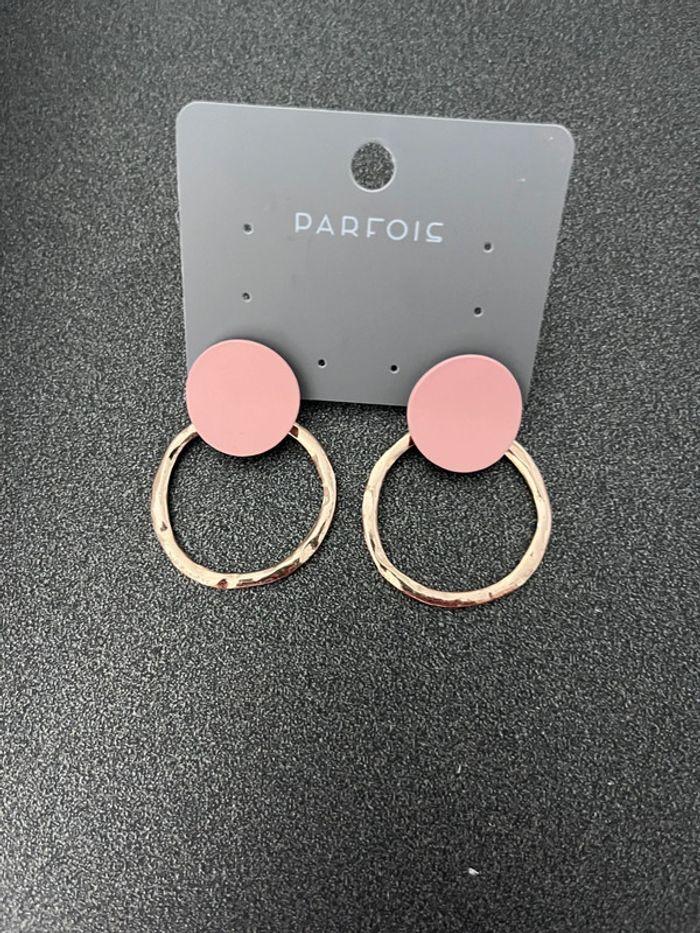 Paire de boucle d’oreilles rose et doré Parfois neuve - photo numéro 1