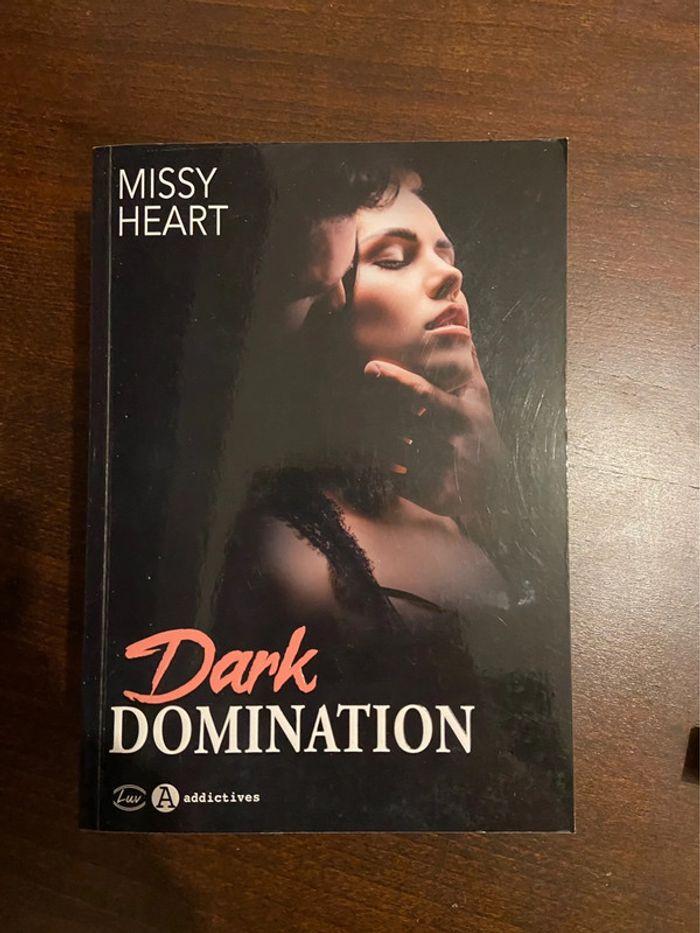 livre dark domination - photo numéro 1