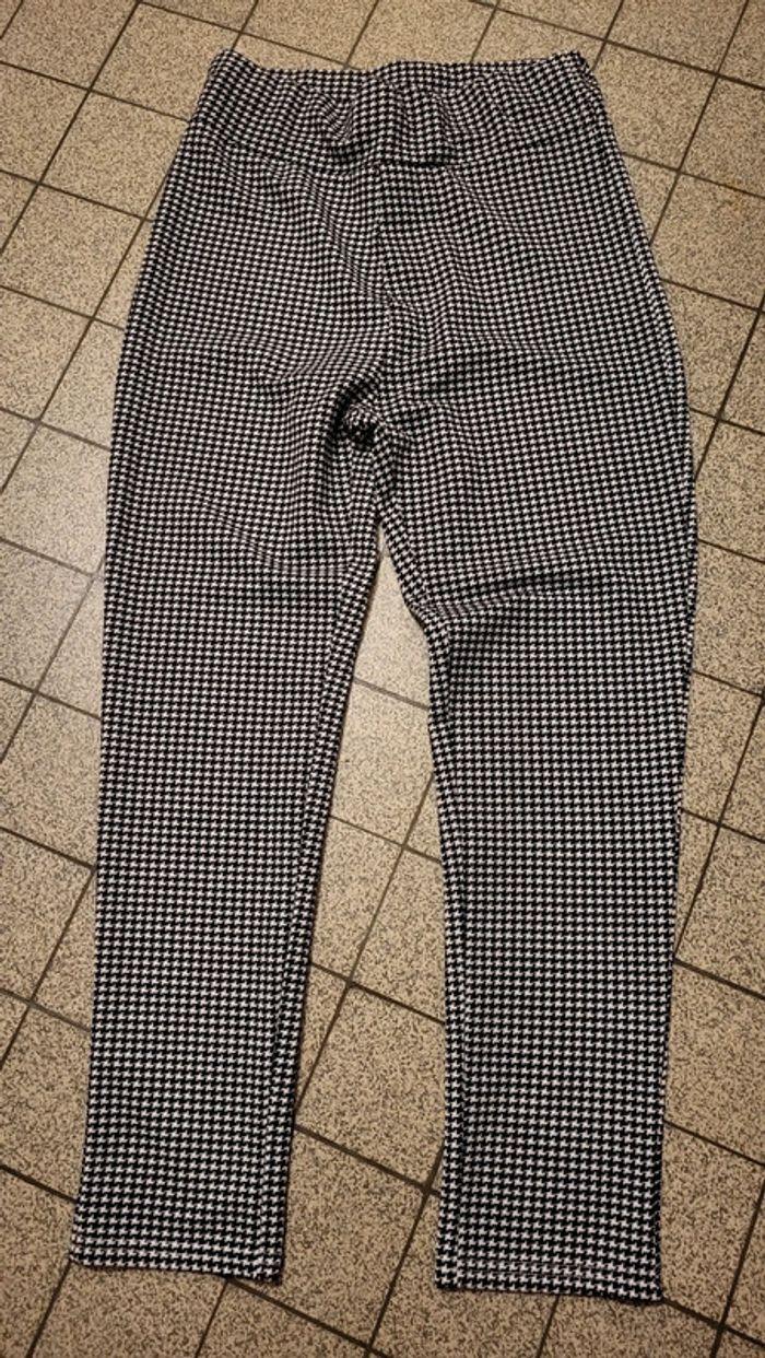 Pantalon a rayures noires - photo numéro 1