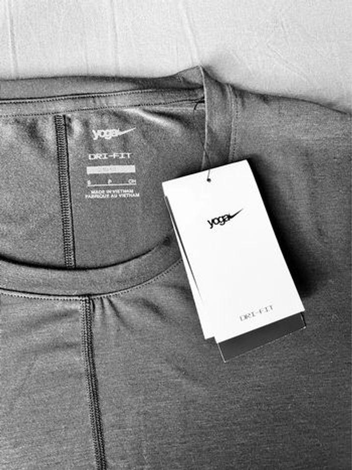 T-shirt Nike Dri-Fit Yoga homme - photo numéro 4