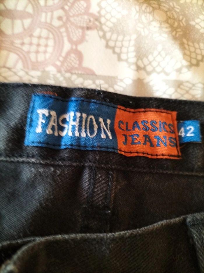 Jeans noir fashion homme taille 42 bon état 3 € - photo numéro 2