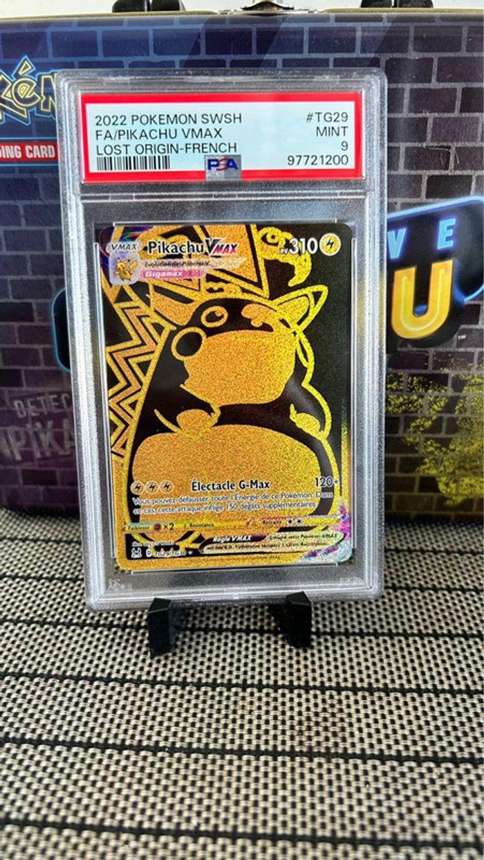 Pokémon Pikachu Vmax Gold Tg29/Tg30 PSA 9 - photo numéro 1