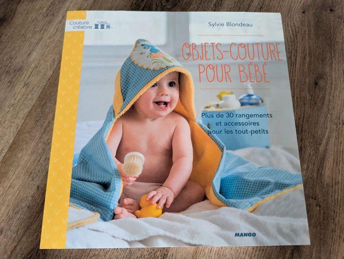 Livre objets couture pour bébé neuf - photo numéro 1