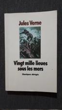 Livre Vingt mille lieues sous les mers