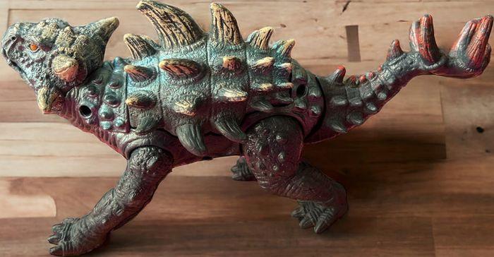 Chap Mei 2008 - jouet figurine dinosaure Ankylosaurus âge de pierre 21cm x 12cm - photo numéro 5