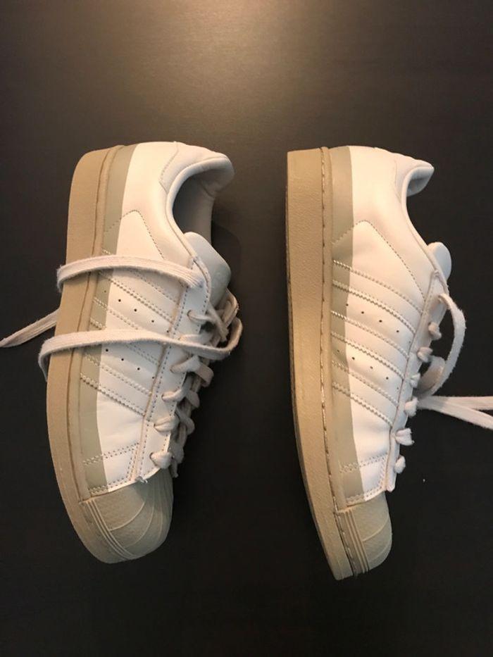 Baskets adidas superstar taille 40 2/3 - photo numéro 3