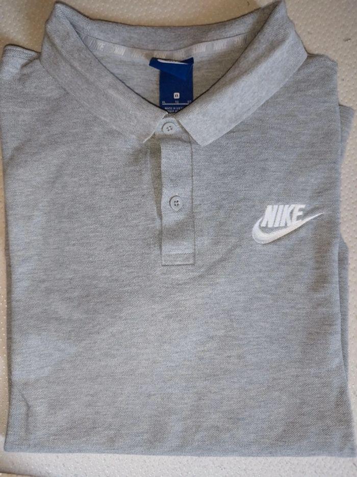 Polo Nike gris - photo numéro 1