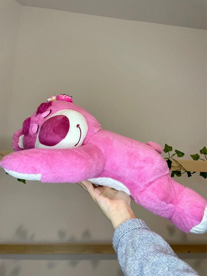 Peluche Lotso Toy Story grande taille - photo numéro 6