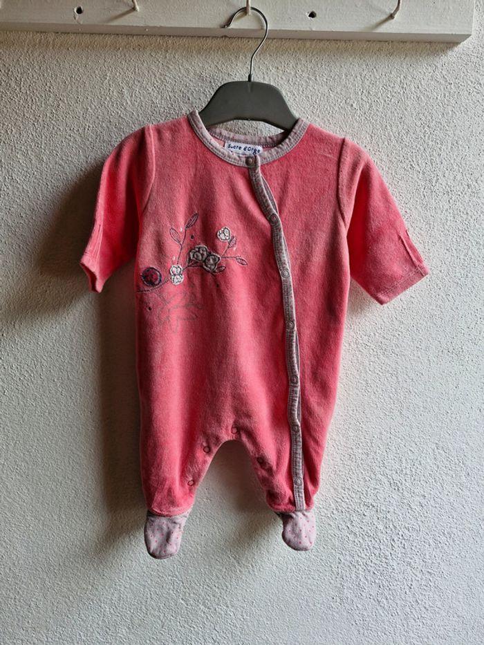 Pyjama / Grenouillère 3 mois 60 cm Sucre d'Orge Rose avec détails à motifs Très bon état - photo numéro 1