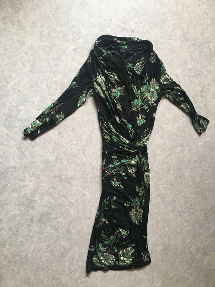 robe noire à fleurs vertes zara en coton - photo numéro 1